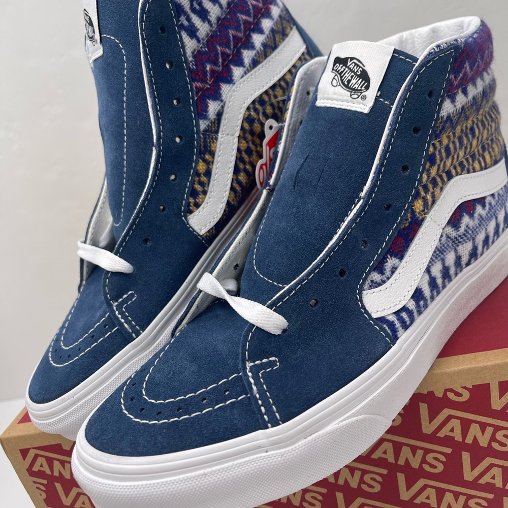 Vans Men’s Sk8-Hi
Fair Isle Biue/Multi Sneakers
VN0A705NBER - Picture 9 of 16